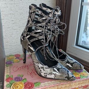 Snakeskin grey and black heels 8.5